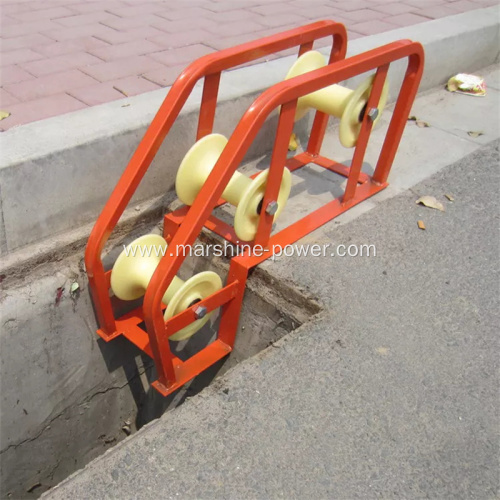 Edge Mount Manhole Lead in Cable Roller